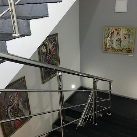 Jules Verne Hostel Tasjkent Eksteriør bilde