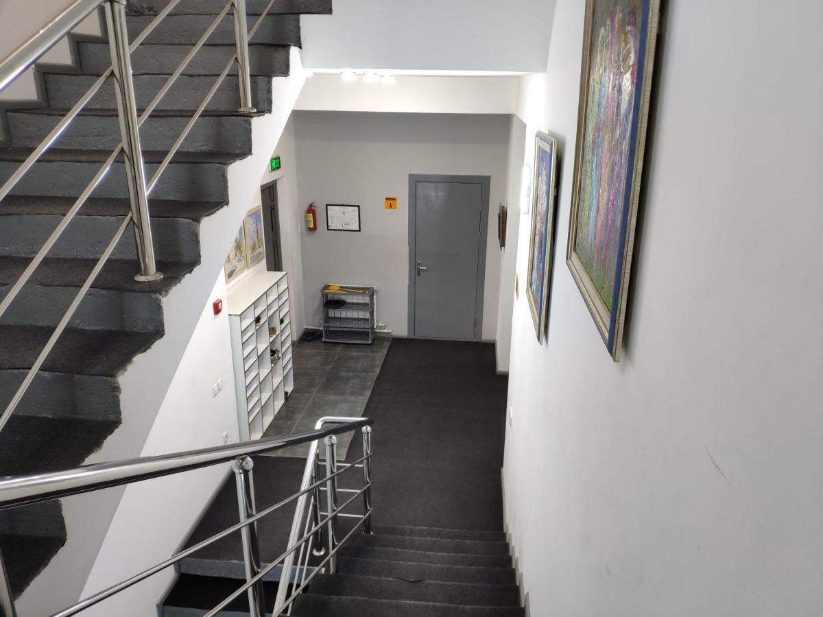 Jules Verne Hostel Tasjkent Eksteriør bilde