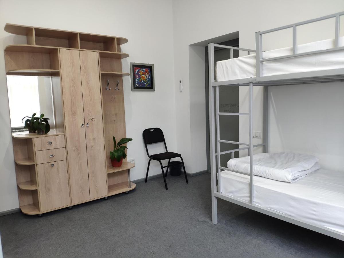 Jules Verne Hostel Tasjkent Eksteriør bilde